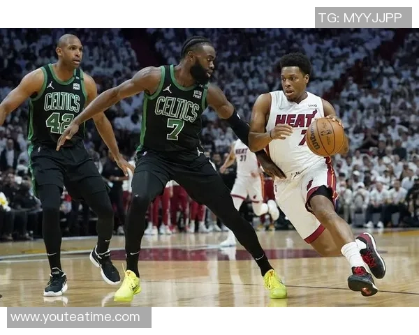 骑士队与波士顿凯尔特人激战正酣谁能在季后赛中笑到最后