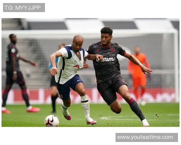 哈德斯菲尔德对阵雷丁精彩直播全程回顾与分析