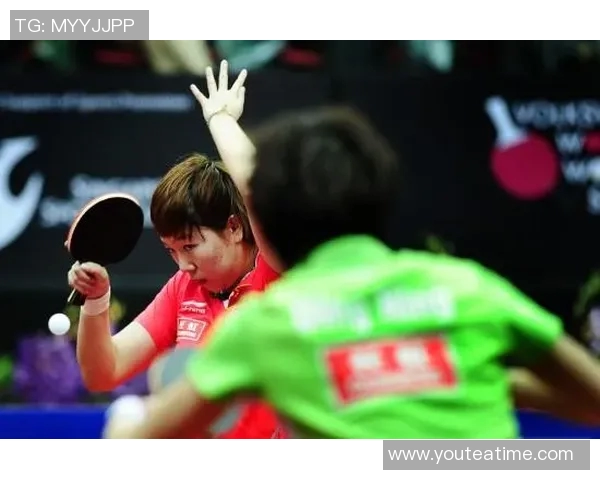 李晓霞与丁宁在2012年乒乓球赛场上的巅峰对决与精彩瞬间回顾 李晓霞与丁宁在2012年乒乓球赛场上的巅峰对决与精彩瞬间回顾